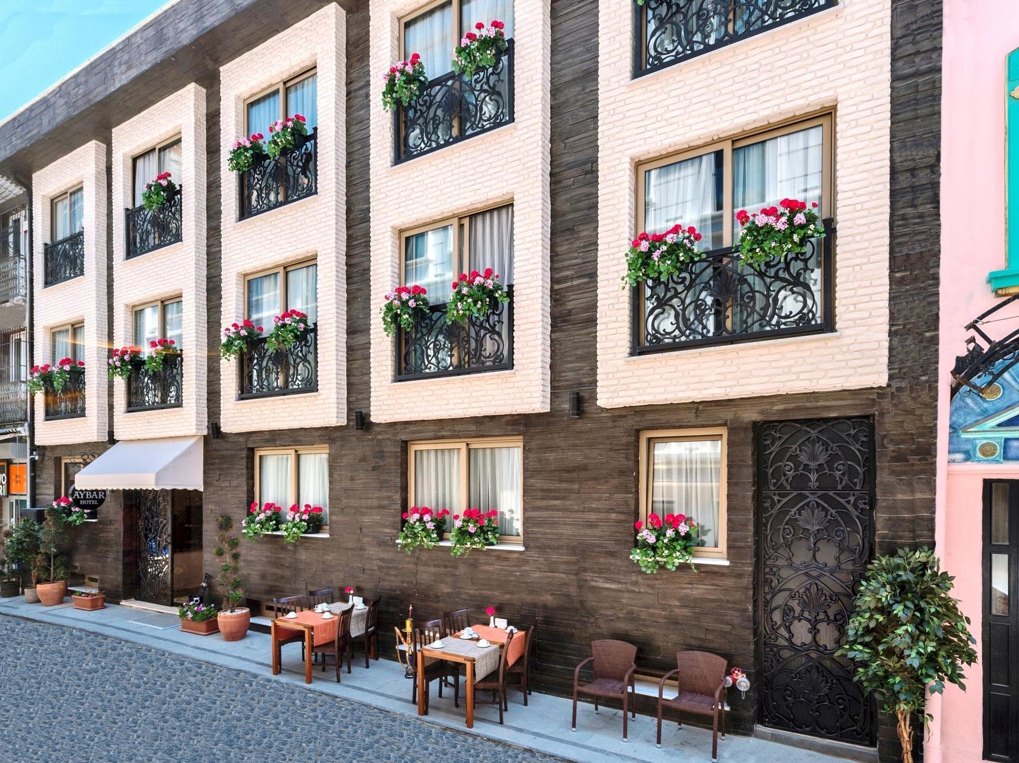 Aybar & Hotel Stambuł